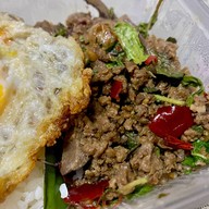 ฉุน กะเพรา by sontana เชียงราก