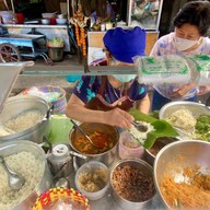 ข้าวมันแกงไก่ ตลาดกิมหยง