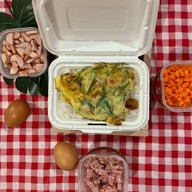 ข้าวไข่เจียว เริ่มต้น 25 บาท ( ตึก one-bearing 17)