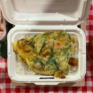 ข้าวไข่เจียว เริ่มต้น 25 บาท ( ตึก one-bearing 17)