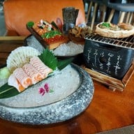 เมนูของร้าน Uchi Japanese Gastro Bar Punna Residences