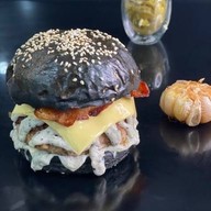 ขาหมูพันล้าน สำนักงานใหญ่