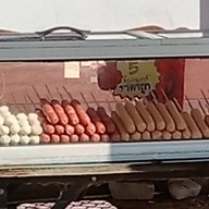ร้านลูกชิ้นทอดวินเทจ(อยู่หน้าวัดบ้านช้าง)