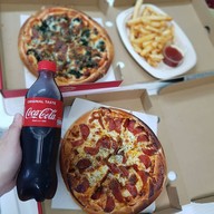 เมนูของร้าน Sunshine Pizza 😋 very delicious with the best cheese สุขสวัสดิ์