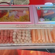 ร้านลูกชิ้นทอดวินเทจ(อยู่หน้าวัดบ้านช้าง)