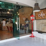 หน้าร้าน Mix Academic Cafe'