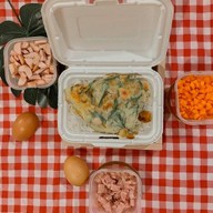 ข้าวไข่เจียว เริ่มต้น 25 บาท ( ตึก one-bearing 17)