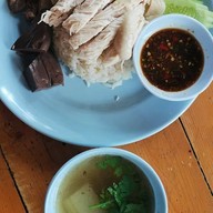 ข้าวมันไก่,ผัดไท,ผลไม้ รามอินทรา66