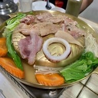 ต.โต้ง หมูกะทะ สาขาพระรามสี่ คลองเตย พระรามสี่