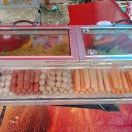ร้านลูกชิ้นทอดวินเทจ(อยู่หน้าวัดบ้านช้าง)