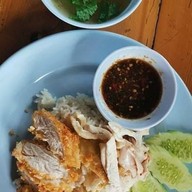 ข้าวมันไก่,ผัดไท,ผลไม้ รามอินทรา66
