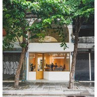 หน้าร้าน Madi BKK เจริญกรุง