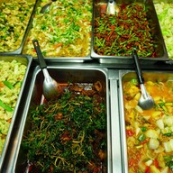 ข้าวกับแกง by ไทยสงวน