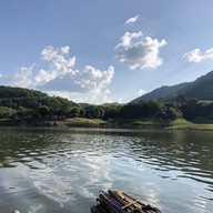 อ่างเก็บน้ำห้วยกระทิง