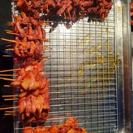 หมูทอดอ๊ะอายหมูปิ้งนมสด คลองเตย