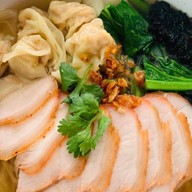 ร้านข้าวหมูแดง กรอกยายชา