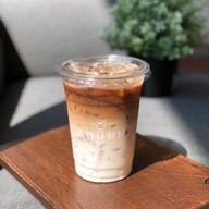 รถนิยมคาเฟ่ by ท่านโม