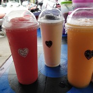 หรรษาน้ำผลไม้ปั่นเพื่อสุขภาพ