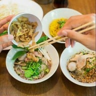 ก๋วยเตี๋ยวเรือ เป็นไท  เอแบคบางนา