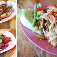 ลาบยโสพ่อบุญมีแม่พิณทองกรุงเทพกรีฑา(โต้ง-จอย)