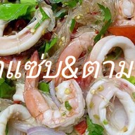 ข้าวไข่เจียวทรงเครื่อง&ยำแซ่บ