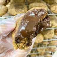 Croffle/นมสด/ผลไม้อบแห้ง รามคำแหง187