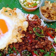 บังเครา  กะเพราเนื้อฮาลาล ลาดพร้าว94