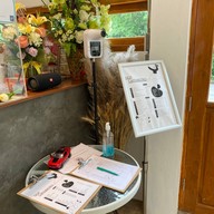 นพ คาเฟ่แอนด์บิสโทร บ้านดงม่อนกระทิง