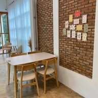 นพ คาเฟ่แอนด์บิสโทร บ้านดงม่อนกระทิง