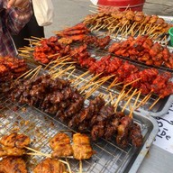 ไก่ย่าง ปากซอยน้องแดง
