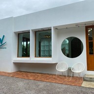 นพ คาเฟ่แอนด์บิสโทร บ้านดงม่อนกระทิง