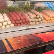 ร้านลูกชิ้นทอดวินเทจ(อยู่หน้าวัดบ้านช้าง)