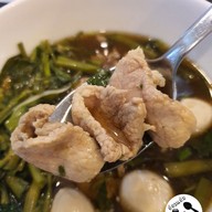 เมนูของร้าน นายอ้วน ก๋วยเตี๋ยวเนื้อ/หมู