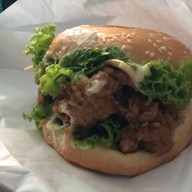 เมนูของร้าน Omilk Cafe เบอเกอร์&ข้าวไก่กรอบ 👍