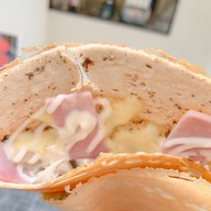 เมนูของร้าน อุ้มส์ เกรท เครป สำนักงานแห่งใหญ่