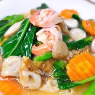 ข้าวไข่ข้นต้มยำ Snap cafe'
