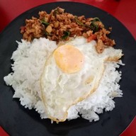 ครัวโรงA10ในมอ(ข้าวไข่ข้น&ข้าวไข่เจียว&ก๋วยเตี๋ยว)