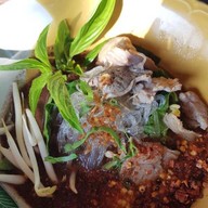 ก๋วยเตี๋ยวเรือลูกเจ๊เล็ก สาขา2 ทางรถไฟ