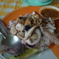 เมนูของร้าน ร้านเจ้อี๊ดริมน้ำ
