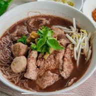 เตี๋ยว หน้า ตึง ( ตลาดไนท์ )