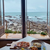 Sea Salt Lounge & Grill