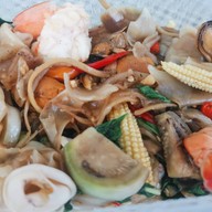 Aroydee(สาขาประเทศไทย) พัฒนาการตัดใหม่