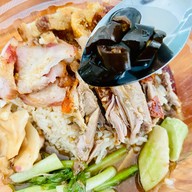 ราชาหมูกรอบ