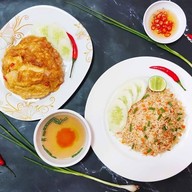 ร้านเค้กสีแดง By Ananta bakery เอื้ออาทรตึก48