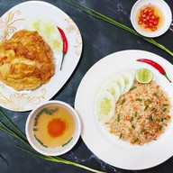 ร้านเค้กสีแดง By Ananta bakery เอื้ออาทรตึก48