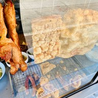 ราชาหมูกรอบ