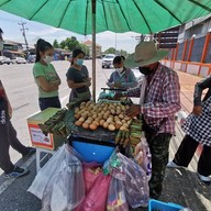 ลุงจ่อย ไข่ปิ้งหน้าอาชีวะ