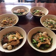 หนิง ก๋วยเตี๋ยวเรือ