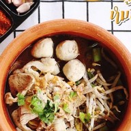 กินเส้นก๋วยเตี๋ยวเรือหม้อดิน ซิตี้พาร์คบางพลี