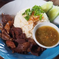 ก๋วยเตี๋ยวโบราณ แม่จารึก